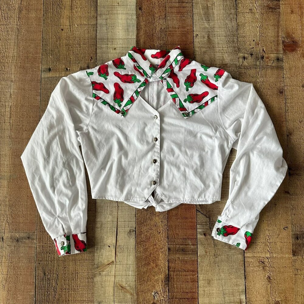 vintage 90's Circle T Women's Long Sleeve Cropped Button Down with Red Peppers